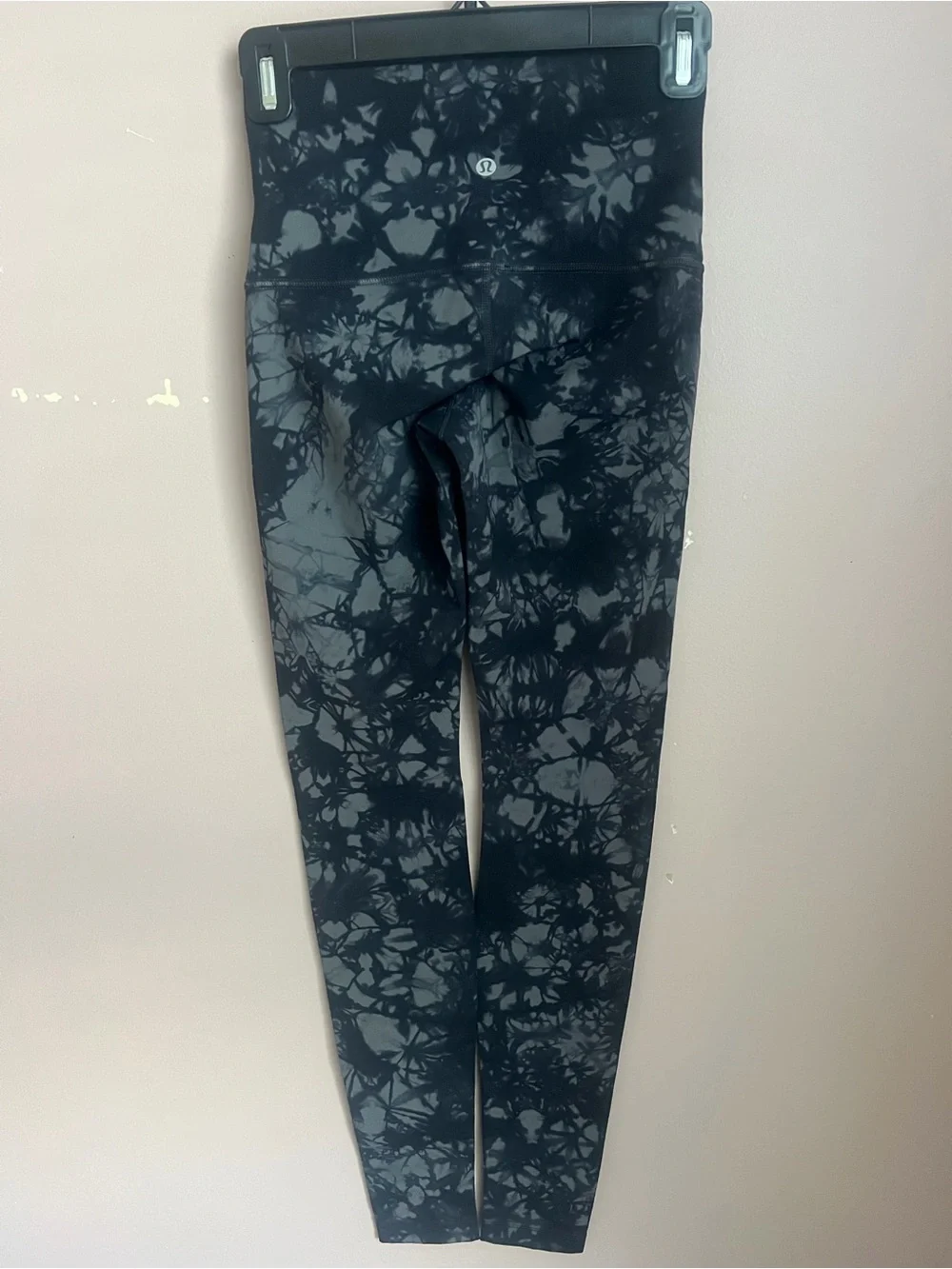 lululemon athletica women’s Black & Gray Tie-Dye Leggings